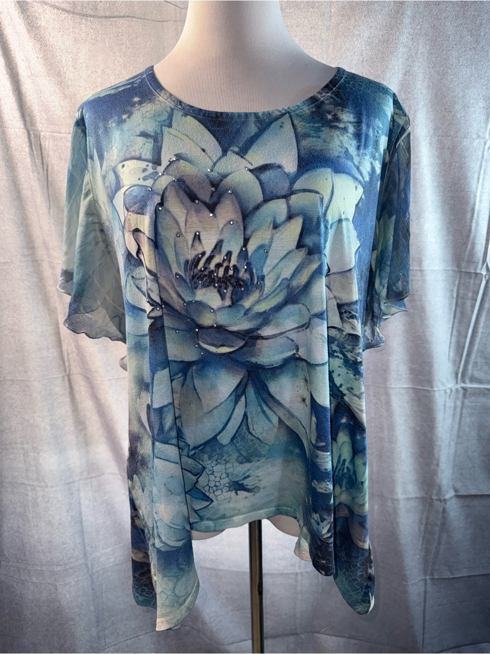 1724-Jaclyn Smith Blue Floral Short-Sleeve Tee with Rhinestone Detail